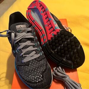 NWT Nike Women’s Zoom Structure